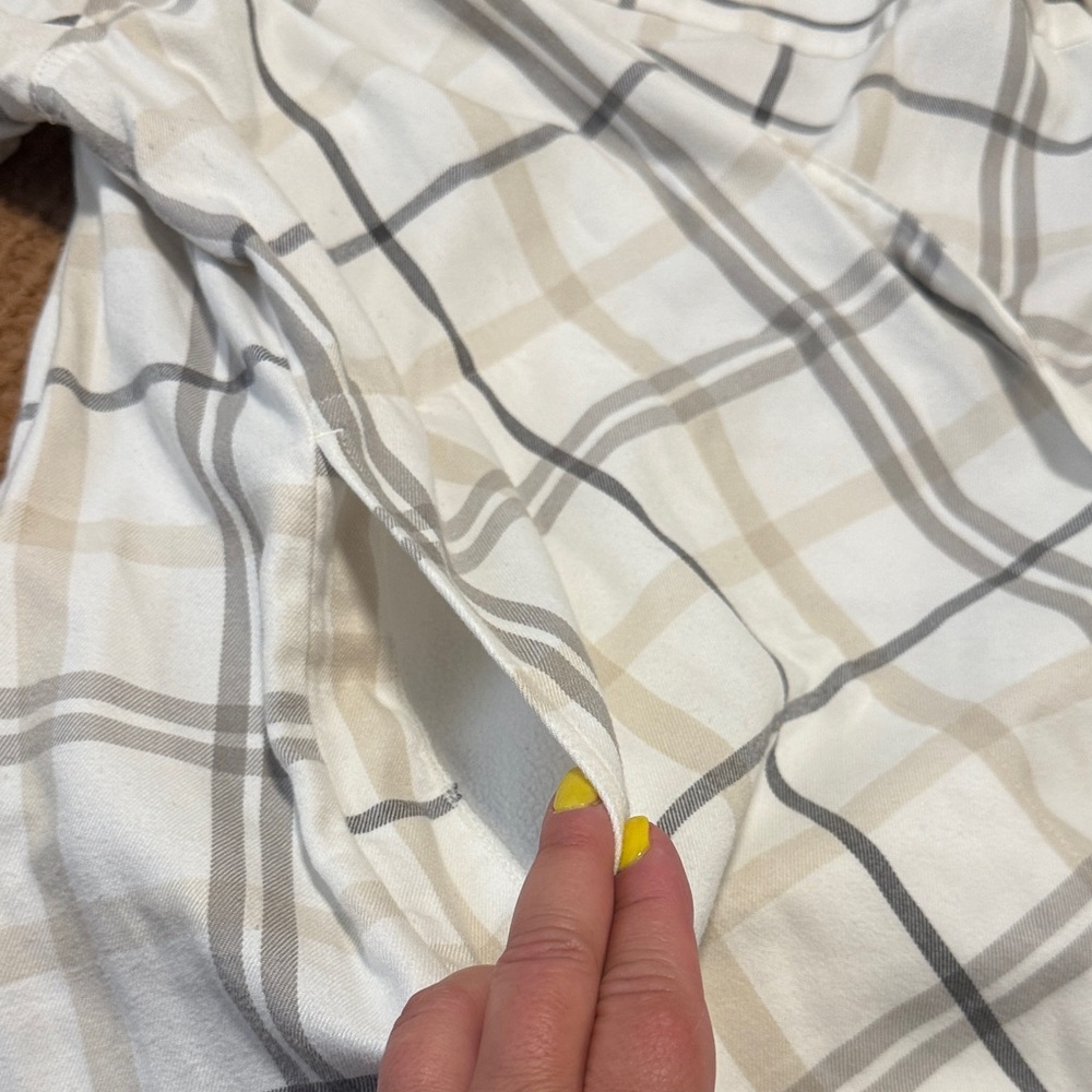 Stylish Plaid Button-Up Shirt - Picture 6 of 8